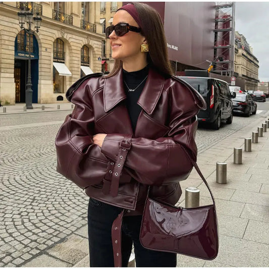 Trumpa odinė striukė