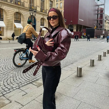 Trumpa odinė striukė